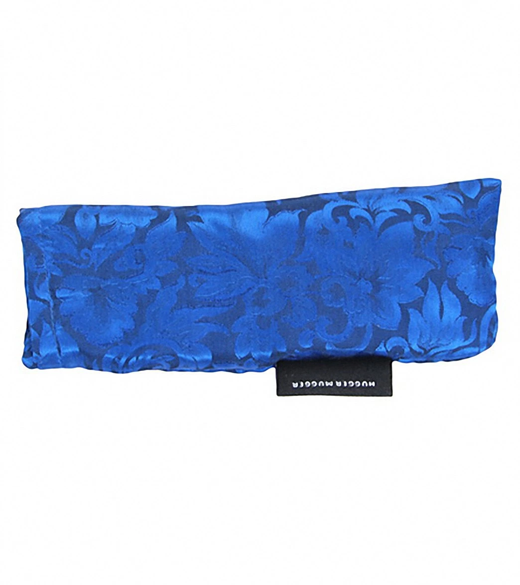 Hugger Mugger Piccolo Silk Yoga Eye Pillow - Flax - Image 3