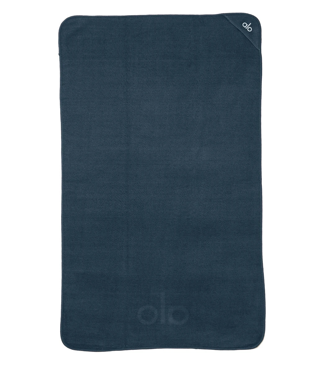 Alo Yoga Perf No Sweat Hand Towel Eclipse - Image 2